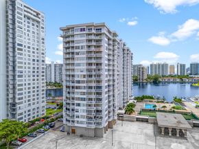 18071 Biscayne Blvd 1104, Aventura FL 33160