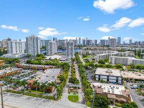 18071 Biscayne Blvd 1104, Aventura FL 33160