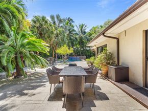 560 Sabal Palm Rd, Miami FL 33137