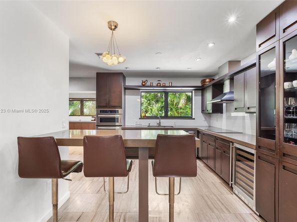 560 Sabal Palm Rd, Miami FL 33137