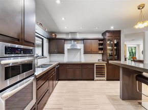 560 Sabal Palm Rd, Miami FL 33137