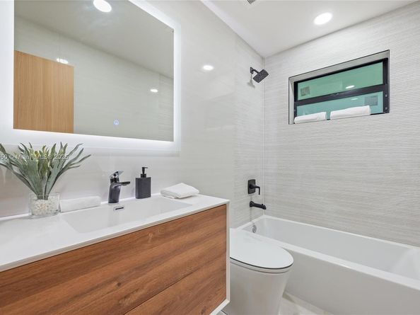2020 NE 54th, Fort Lauderdale FL 33308