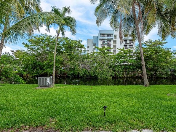 50 NW 204th St H7, Miami Gardens FL 33169