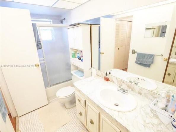 4700 NW 35th St 408, Lauderdale Lakes FL 33319