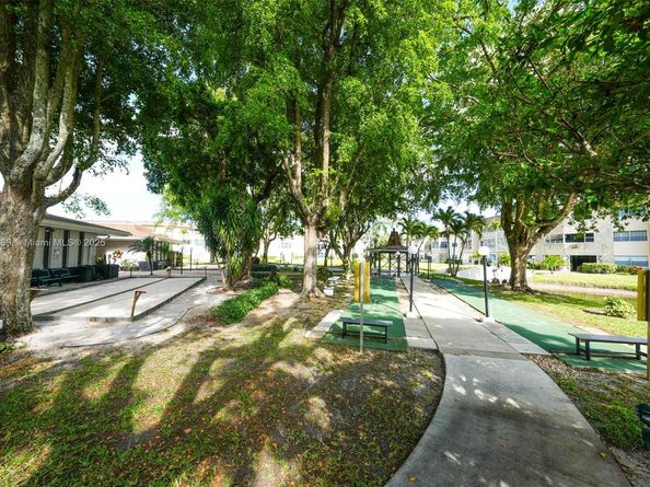 4700 NW 35th St 408, Lauderdale Lakes FL 33319