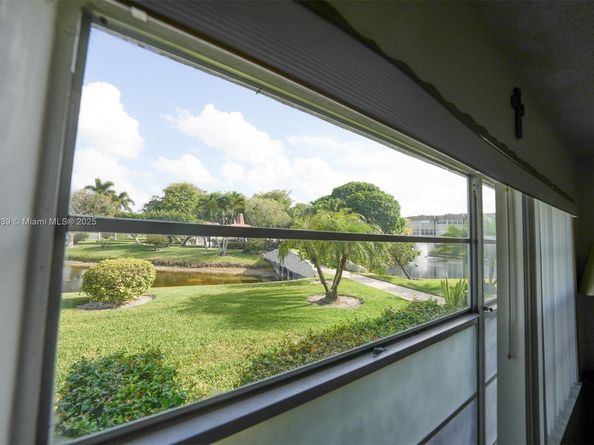 4700 NW 35th St 408, Lauderdale Lakes FL 33319