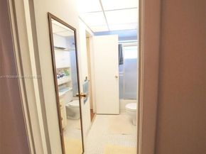 4700 NW 35th St 408, Lauderdale Lakes FL 33319