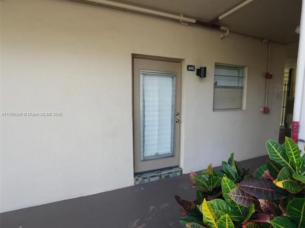 4700 NW 35th St 408, Lauderdale Lakes FL 33319
