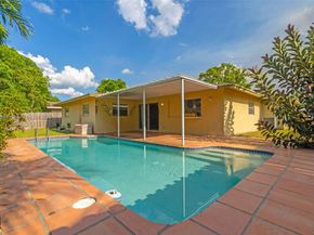 7821 NW 45th St, Lauderhill FL 33351