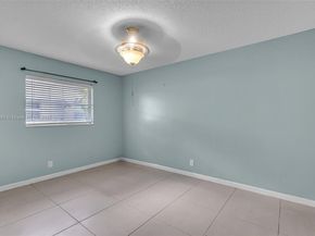 7821 NW 45th St, Lauderhill FL 33351