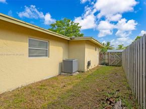 7821 NW 45th St, Lauderhill FL 33351