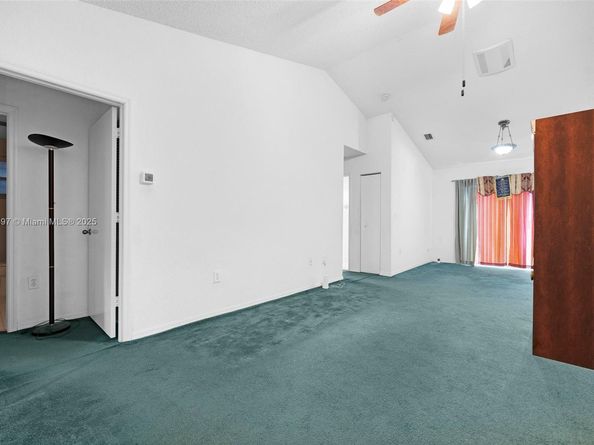 3110 NW 203rd Ter, Miami Gardens FL 33056