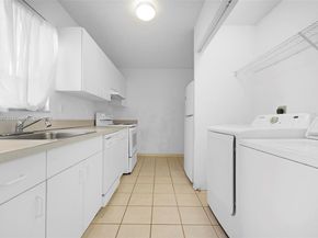 3110 NW 203rd Ter, Miami Gardens FL 33056