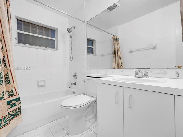 3110 NW 203rd Ter, Miami Gardens FL 33056