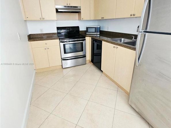 2280 SW 32nd Ave 511, Miami FL 33145