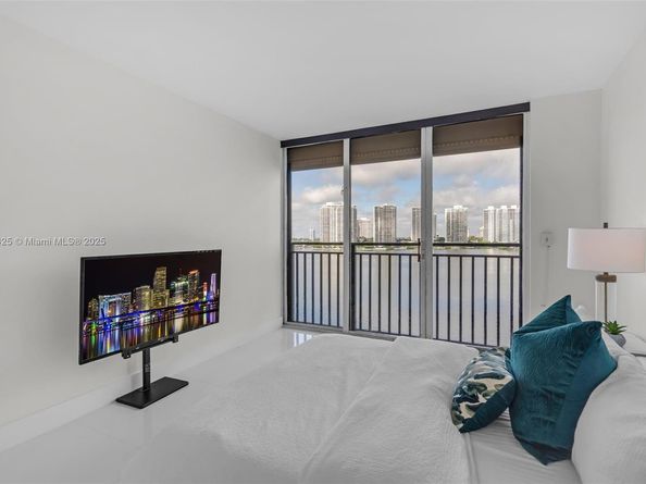 17720 N Bay Rd 903, Sunny Isles Beach FL 33160