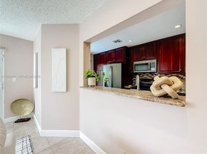 5043 Pointe Emerald Ln, Boca Raton FL 33486