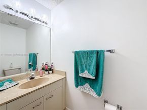 5043 Pointe Emerald Ln, Boca Raton FL 33486