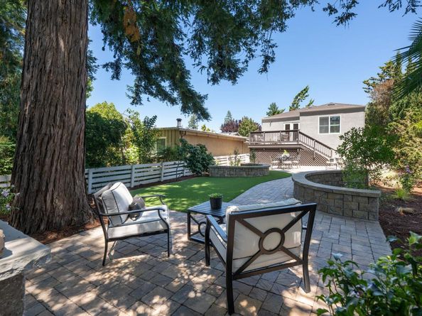 9 INNER Circle, Redwood City CA 94062