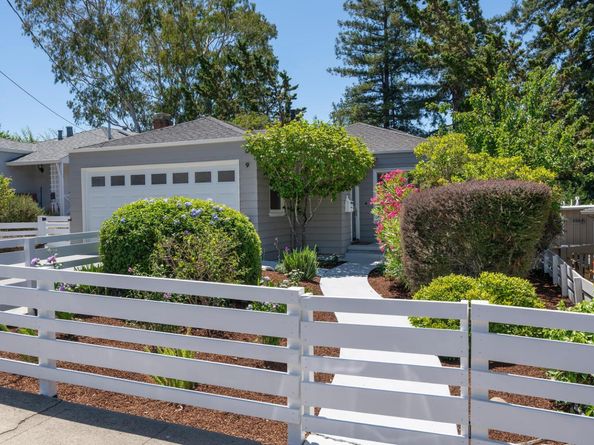 9 INNER Circle, Redwood City CA 94062