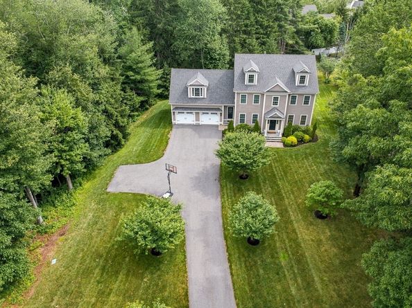 7 Davis Rd, Bedford MA 01730