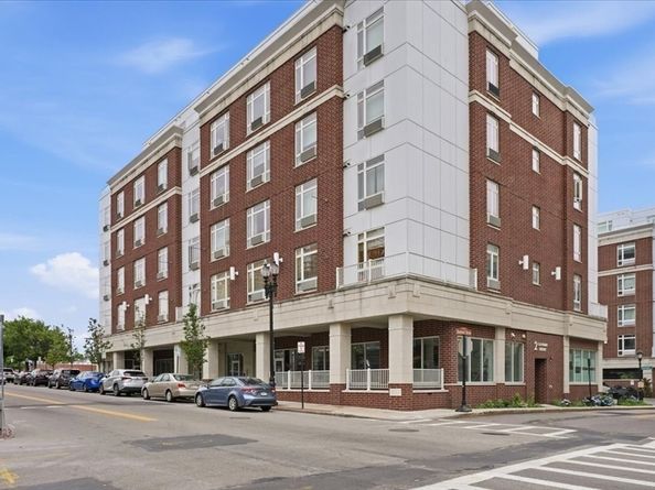2 Cliveden St. 403E, Quincy MA 02169