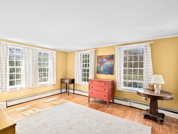 1 Winnatuxett Beach Rd, Mattapoisett MA 02739