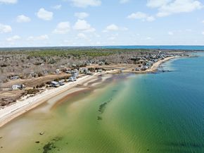 1 Winnatuxett Beach Rd, Mattapoisett MA 02739