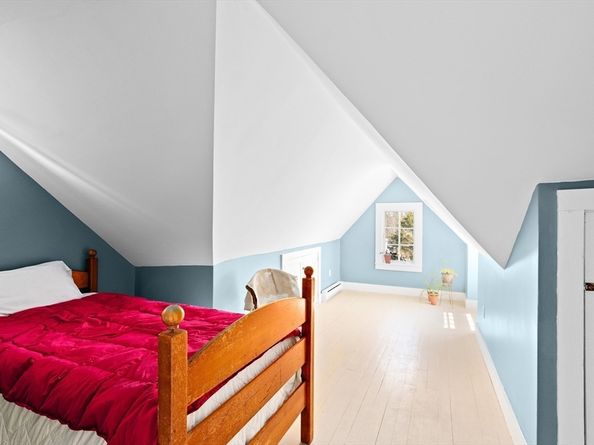 1 Winnatuxett Beach Rd, Mattapoisett MA 02739