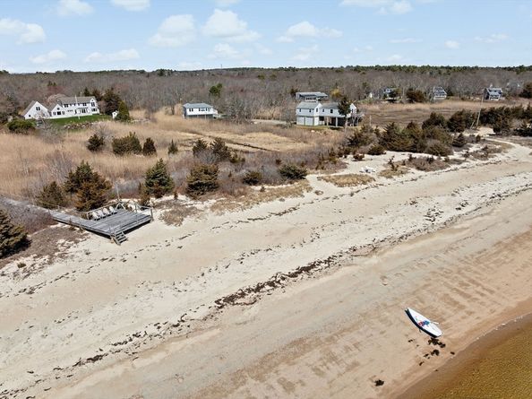 1 Winnatuxett Beach Rd, Mattapoisett MA 02739