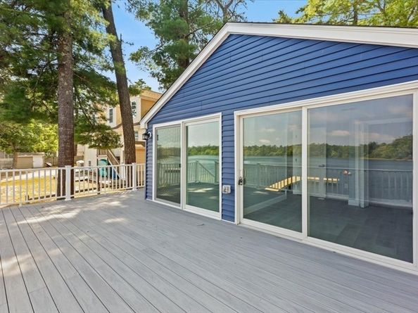 37 Pine Lake Dr, Wareham MA 02538