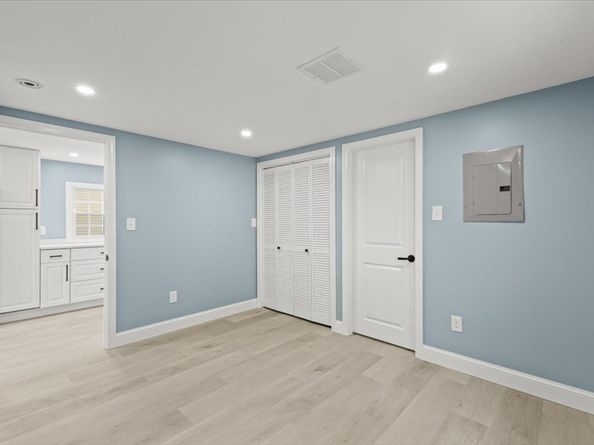 37 Pine Lake Dr, Wareham MA 02538