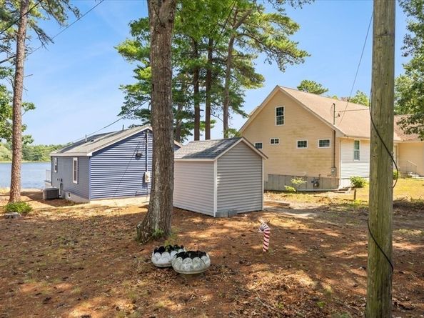 37 Pine Lake Dr, Wareham MA 02538