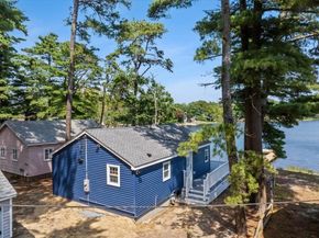 37 Pine Lake Dr, Wareham MA 02538