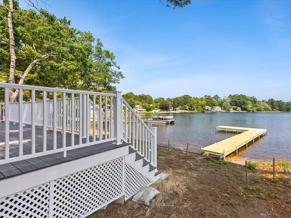 37 Pine Lake Dr, Wareham MA 02538