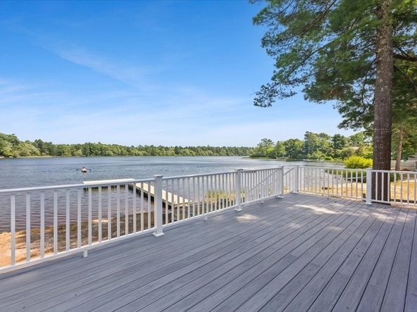 37 Pine Lake Dr, Wareham MA 02538