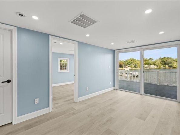 37 Pine Lake Dr, Wareham MA 02538