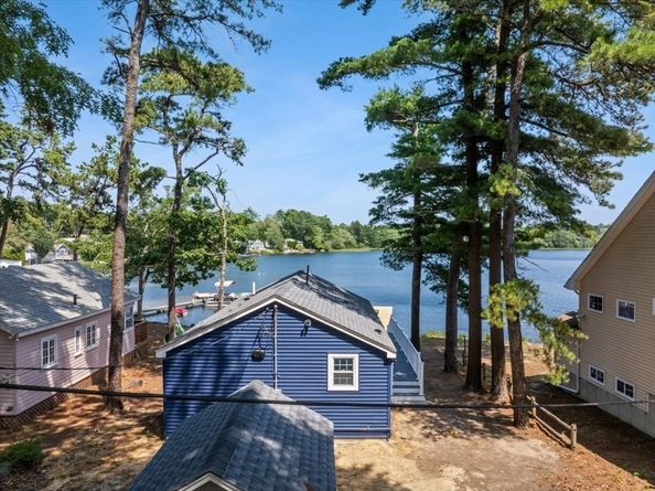 37 Pine Lake Dr, Wareham MA 02538