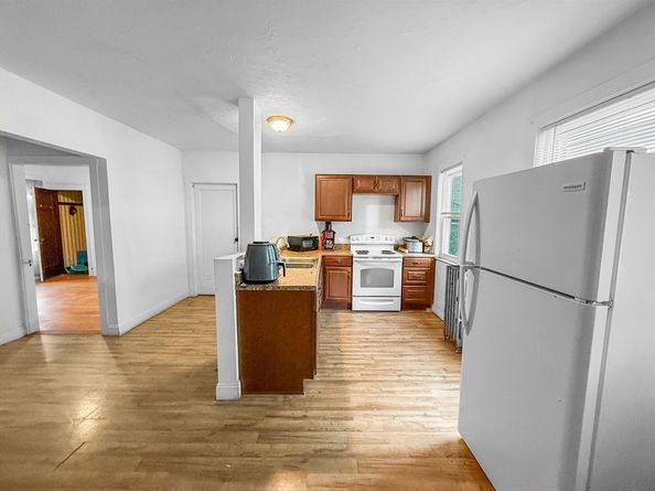 21 Dorchester St, Worcester MA 01604