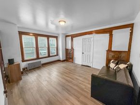 21 Dorchester St, Worcester MA 01604