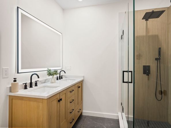 106 Bunker Hill St 6, Boston MA 02129