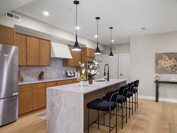 106 Bunker Hill St 6, Boston MA 02129