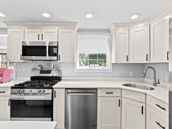 129 Chief Justice Cushing Hwy, Hingham MA 02043