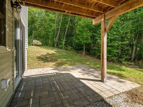 26 Brookview Ln 26, Mendon MA 01756