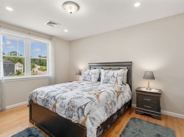 26 Brookview Ln 26, Mendon MA 01756