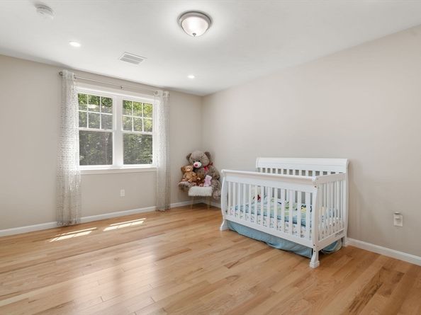26 Brookview Ln 26, Mendon MA 01756