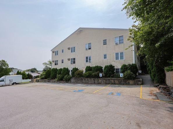 10 Nuttall Lane 1, Worcester MA 01604