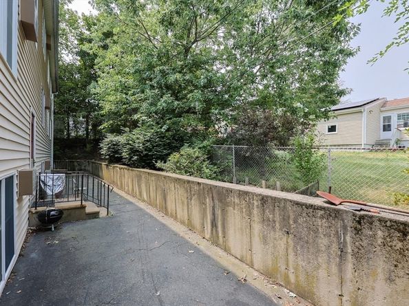 10 Nuttall Lane 1, Worcester MA 01604