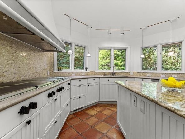 5A Valley Road, Dover MA 02030