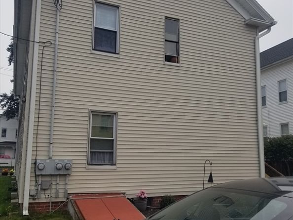 408 School Street, Webster MA 01570